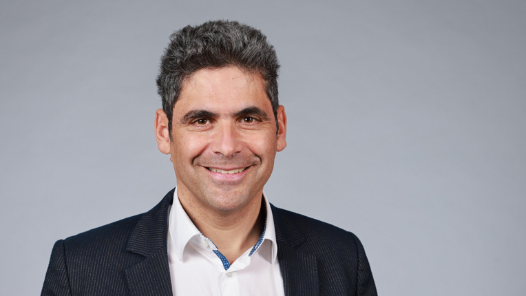 Luiz André Barroso Award recipient Rachid Guerraoui